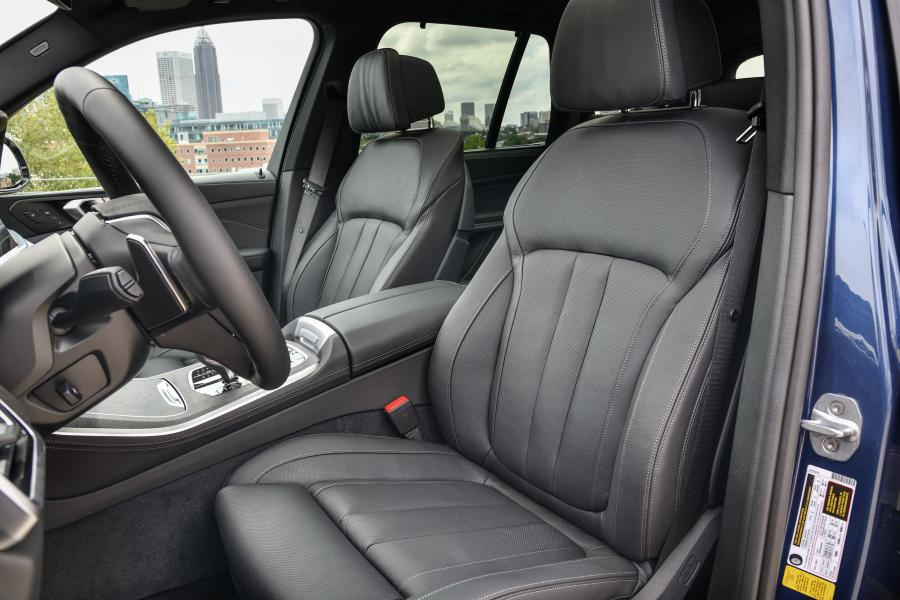 Интерьер BMW X5 xDrive40i xLine (G05) 2018 года  (NA) (фото 67 из 85)